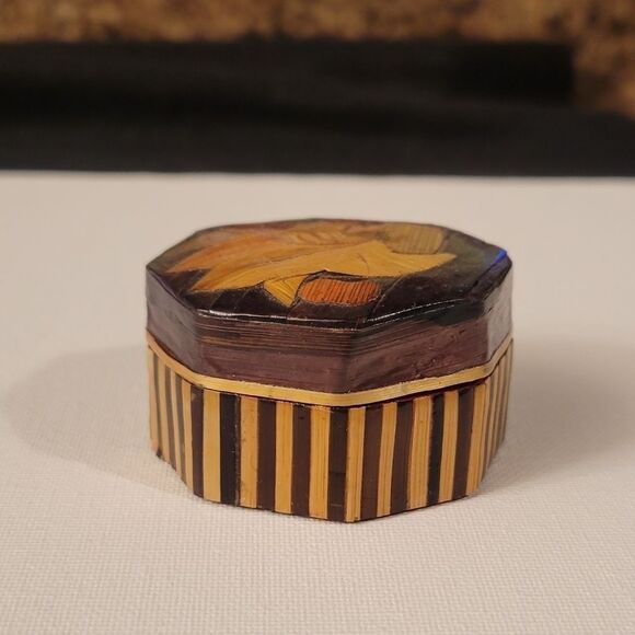 Bamboo Tropical Octagon Trinket Jewelry Box - Picture 6 of 16
